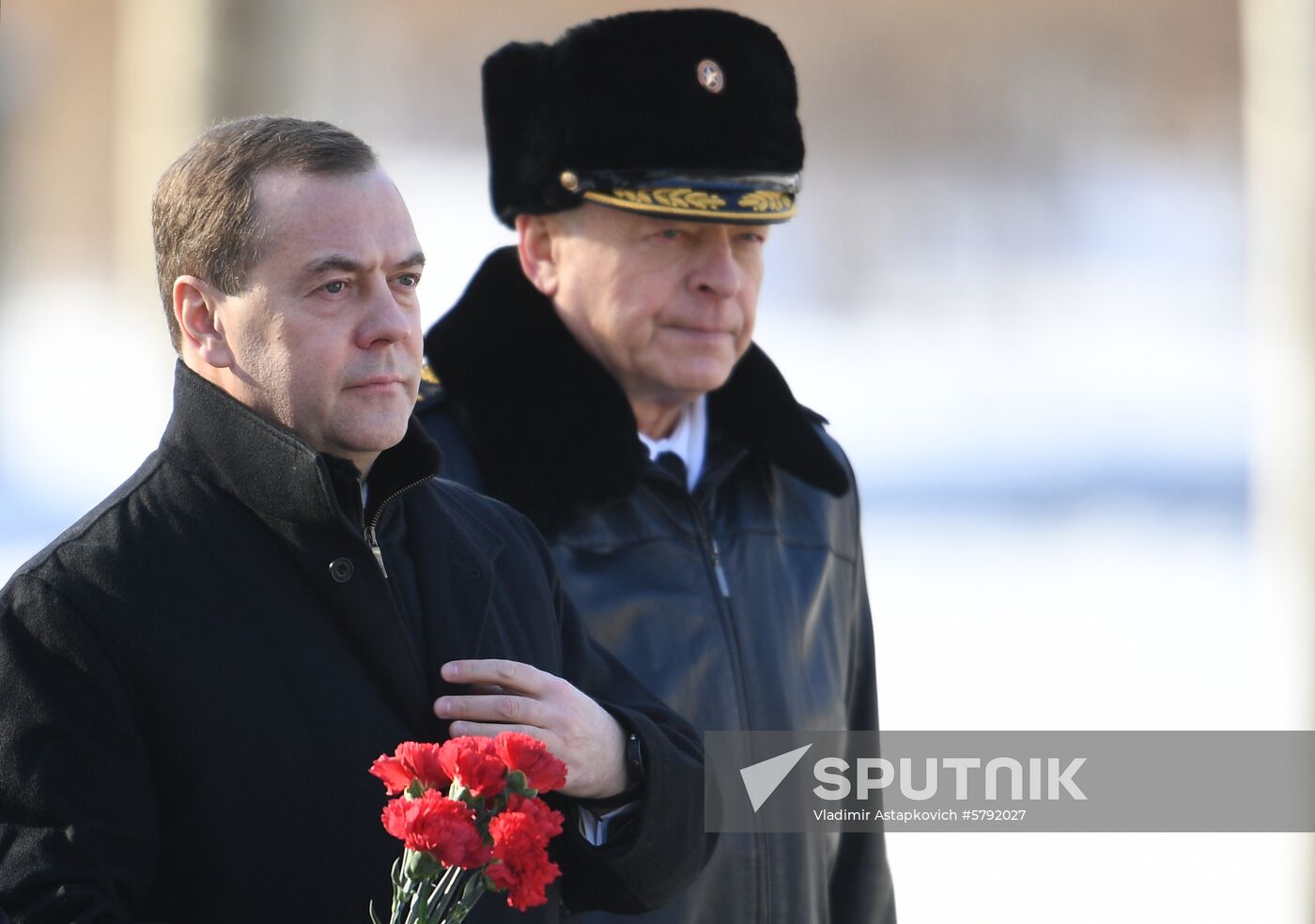 President Putin, Prime Minister Medvedev lay flowers at Tomb of Unknown Soldier