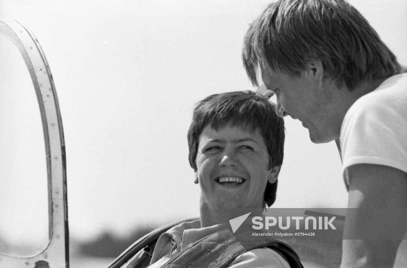 Pilots Viktor Smolin and Irina Adabash