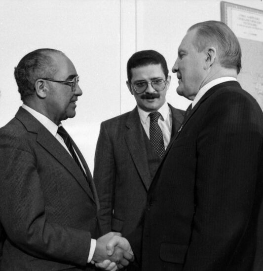 Parliamentary delegation of Venezuela tours USSR