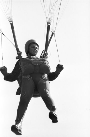 Sovet parachutist Svetlana Kryachek