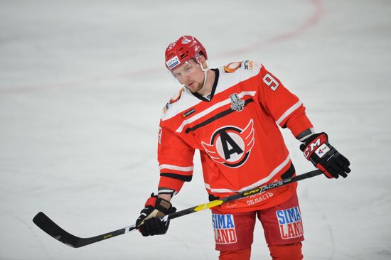 Russia Ice Hockey Avtomobilist - Traktor