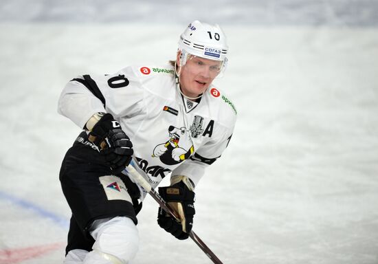 Russia Ice Hockey Avtomobilist - Traktor