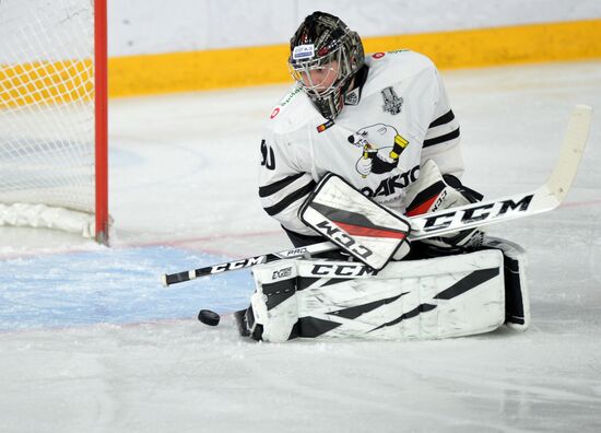 Russia Ice Hockey Avtomobilist - Traktor