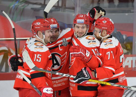 Russia Ice Hockey Avtomobilist - Traktor
