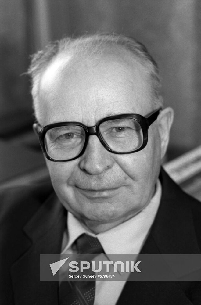 Professor Pavel Volobuyev