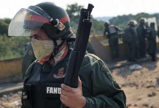 Venezuela Colombia Border 