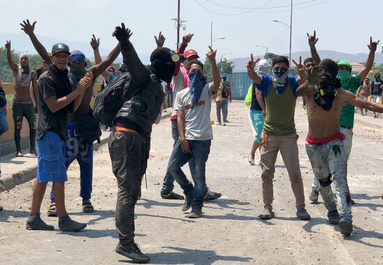 Venezuela Colombia Border 