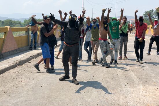 Venezuela Colombia Border 