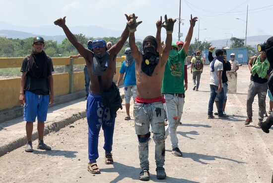 Venezuela Colombia Border 