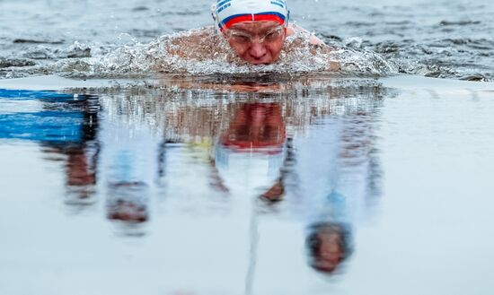 Russia Winter Swimming