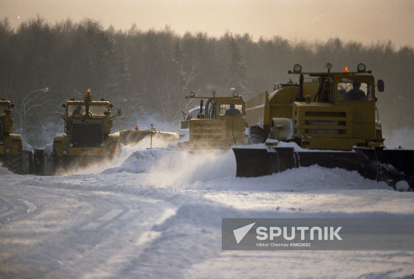 Clearing runway at Sheremetyevo 2 International Airport
