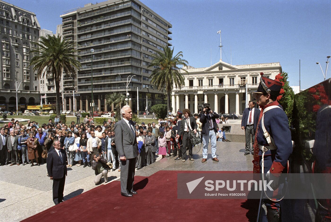 Eduard Shevardnadze tours Latin American countries