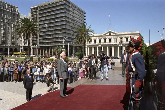 Eduard Shevardnadze tours Latin American countries