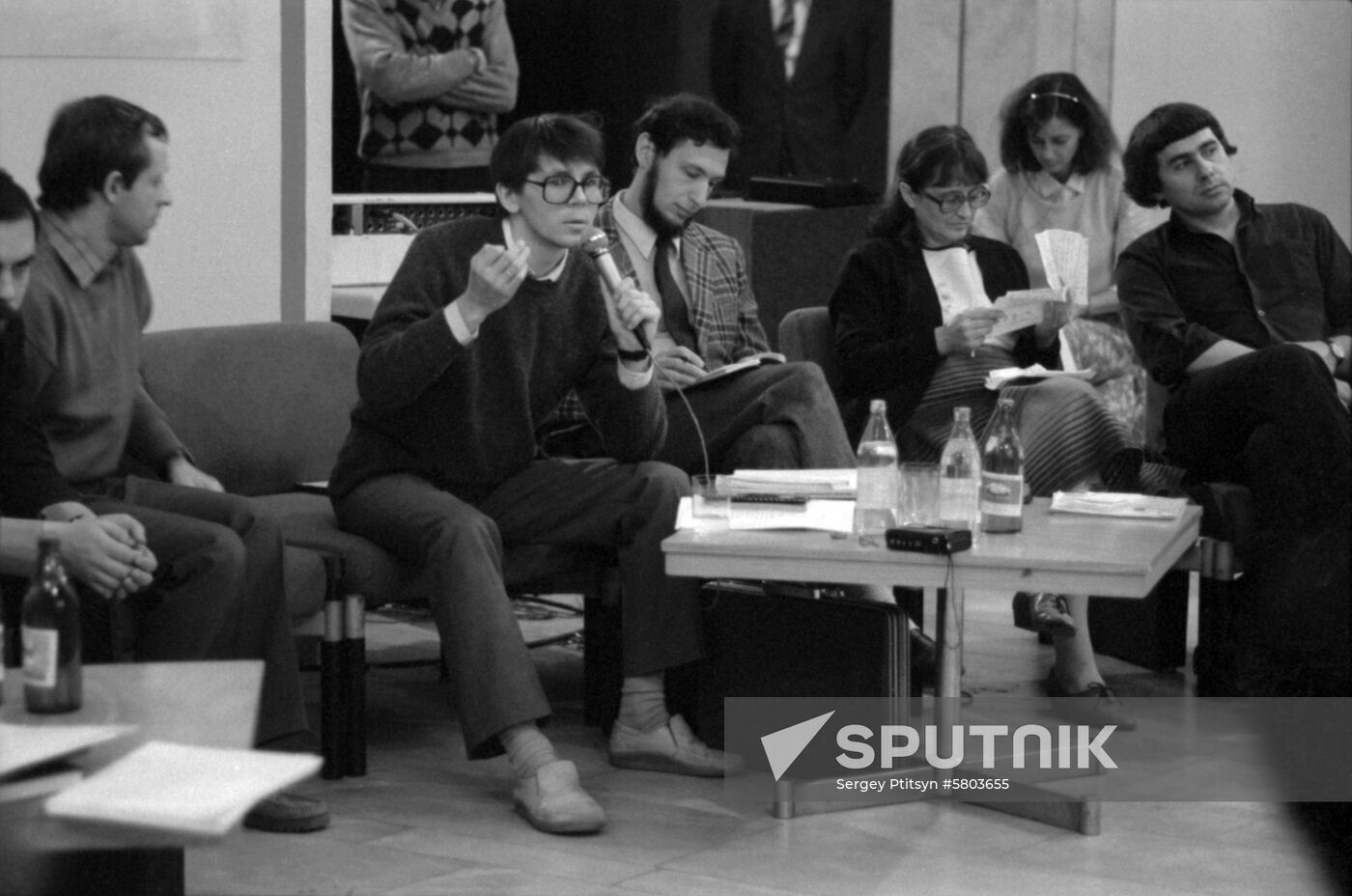 News conference, 'Informal groups in the USSR'