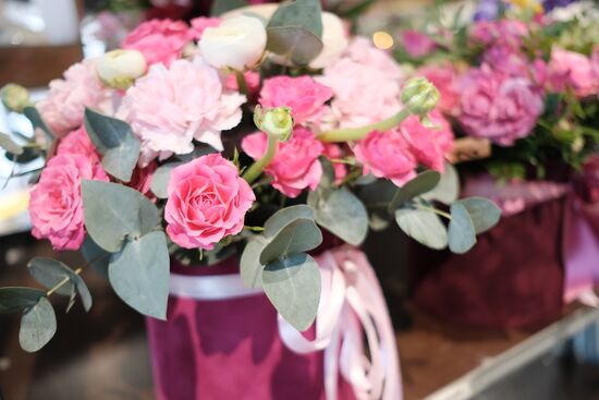 Russia Flowers On Sale