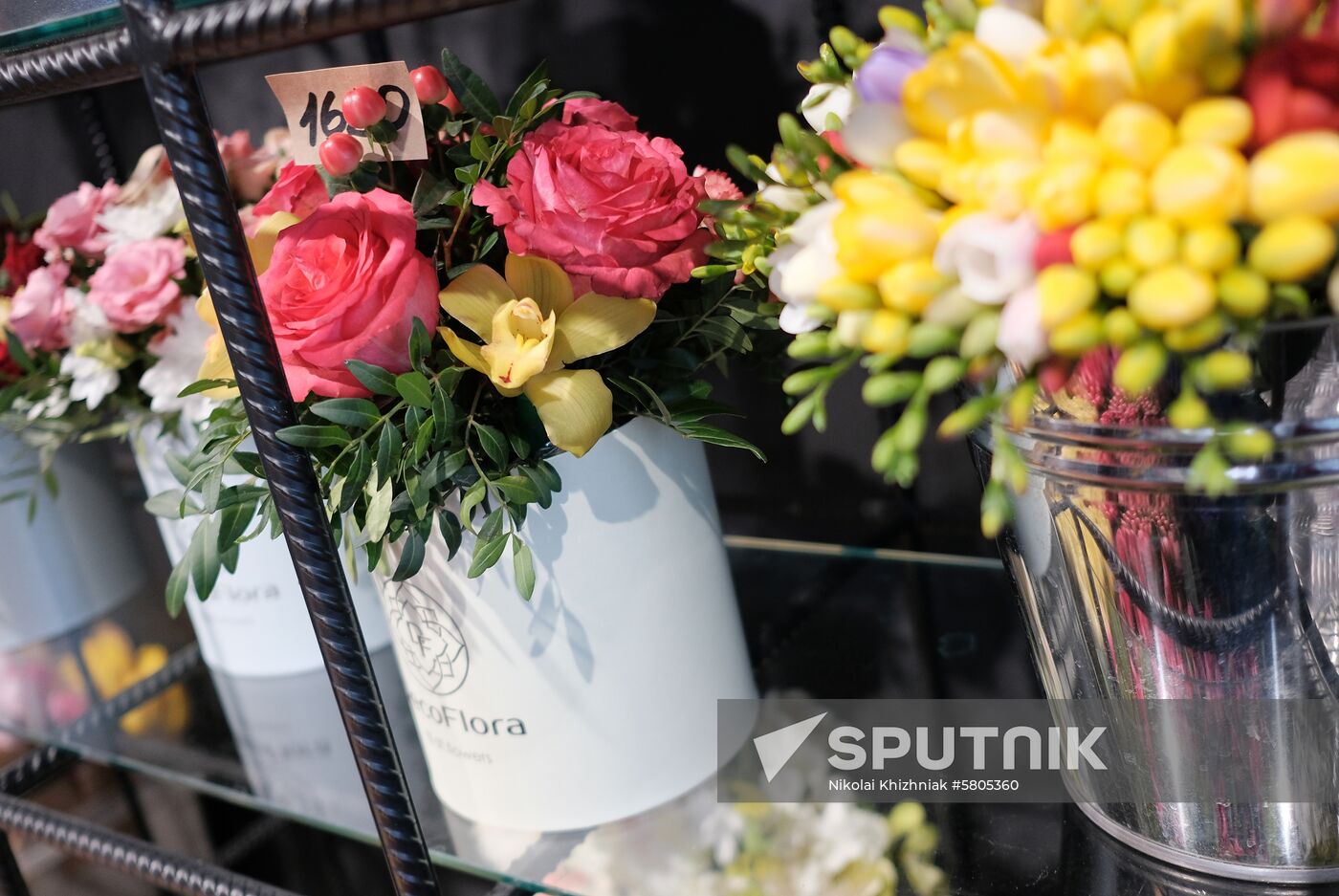 Russia Flowers On Sale
