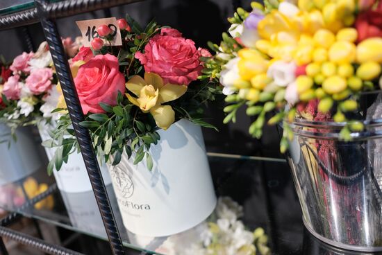 Russia Flowers On Sale