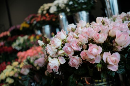 Russia Flowers On Sale