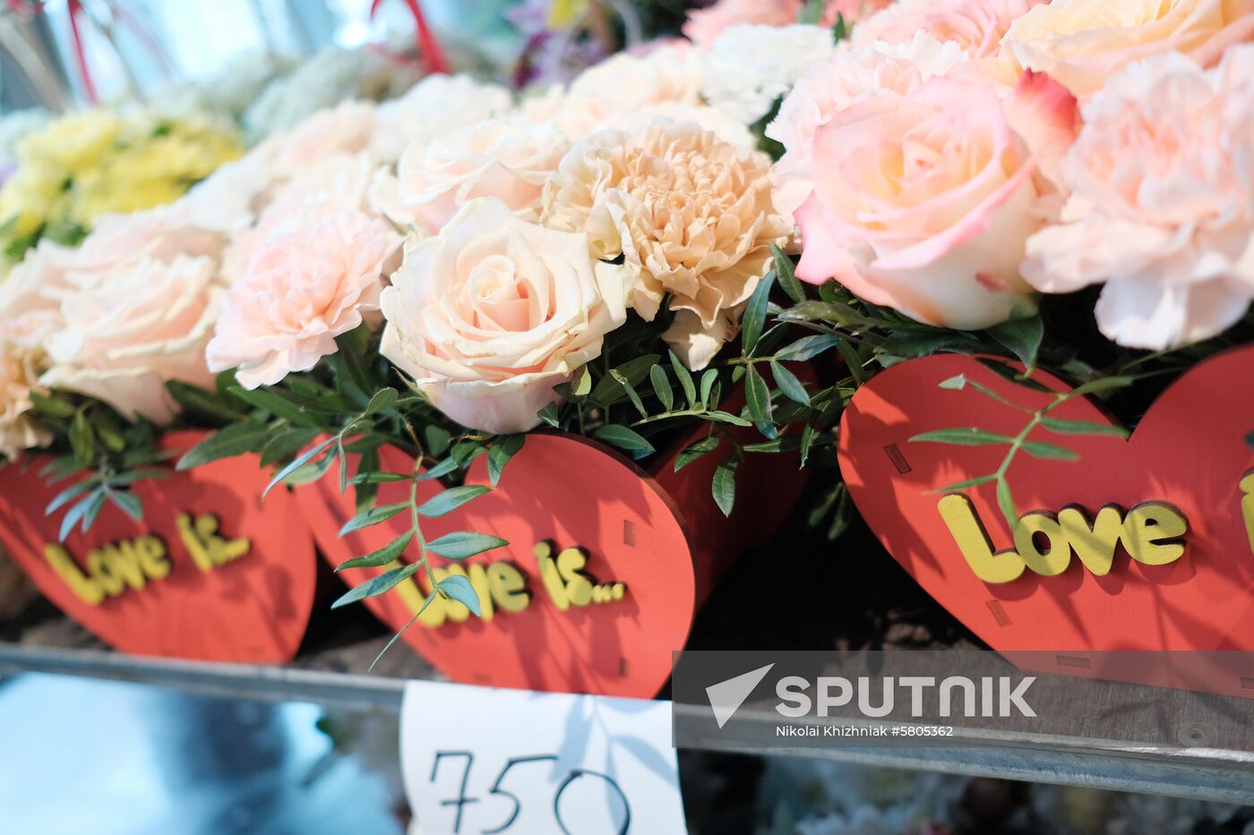 Russia Flowers On Sale