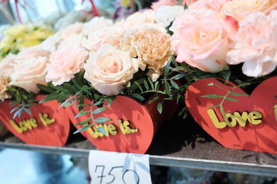 Russia Flowers On Sale