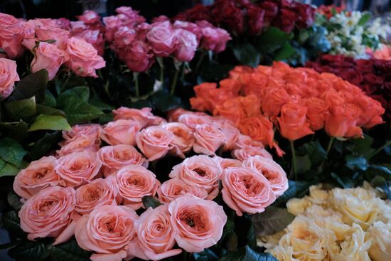 Russia Flowers On Sale
