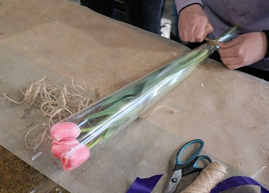Russia Flowers On Sale
