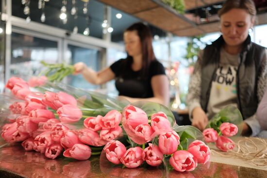 Russia Flowers On Sale