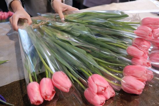 Russia Flowers On Sale