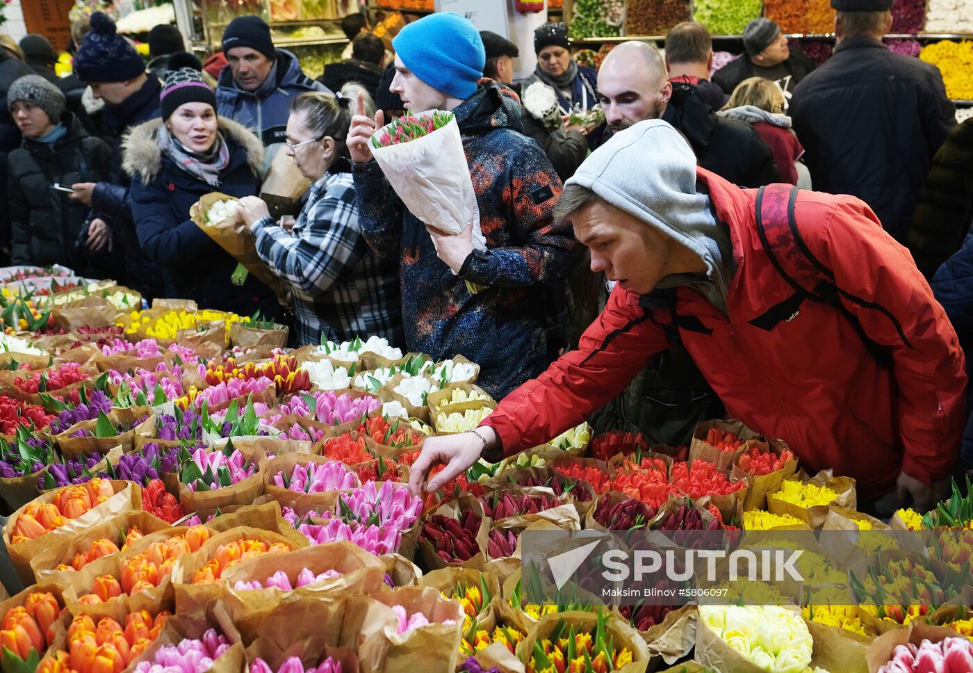 Russia Flowers on Sale