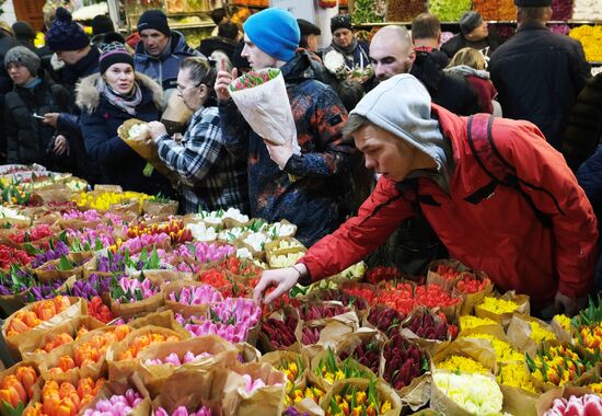 Russia Flowers on Sale