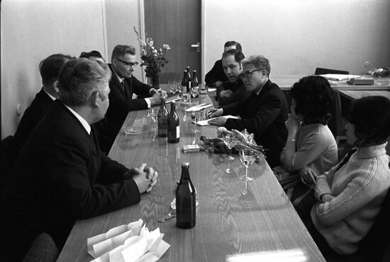 Vietnamese Workers' Party secretary Nguyen Van Chan visits USSR