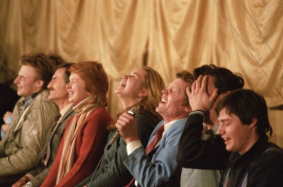 Shows by Soviet psychotherapist Anatoly Kashpirovsky