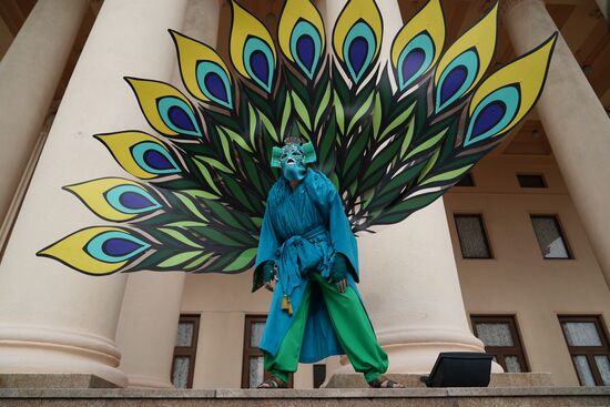 Russia Street Theatre Parade