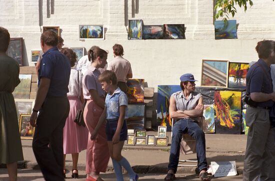 Vernissage in Izmailovsky Park