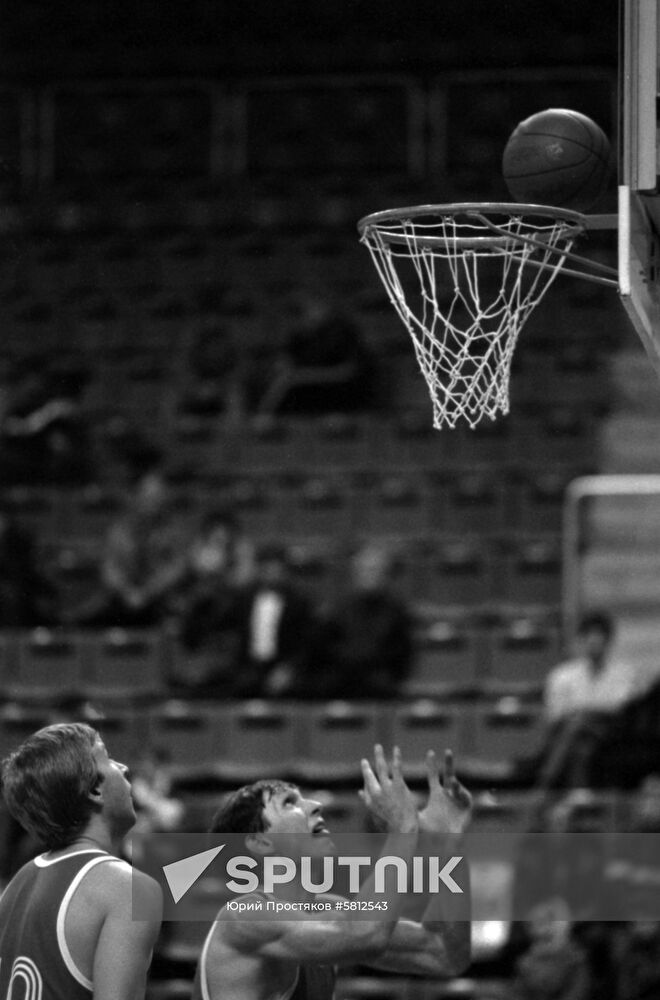 Basketball match between Baja (Hungarian People's Republic) and CSKA (USSR)