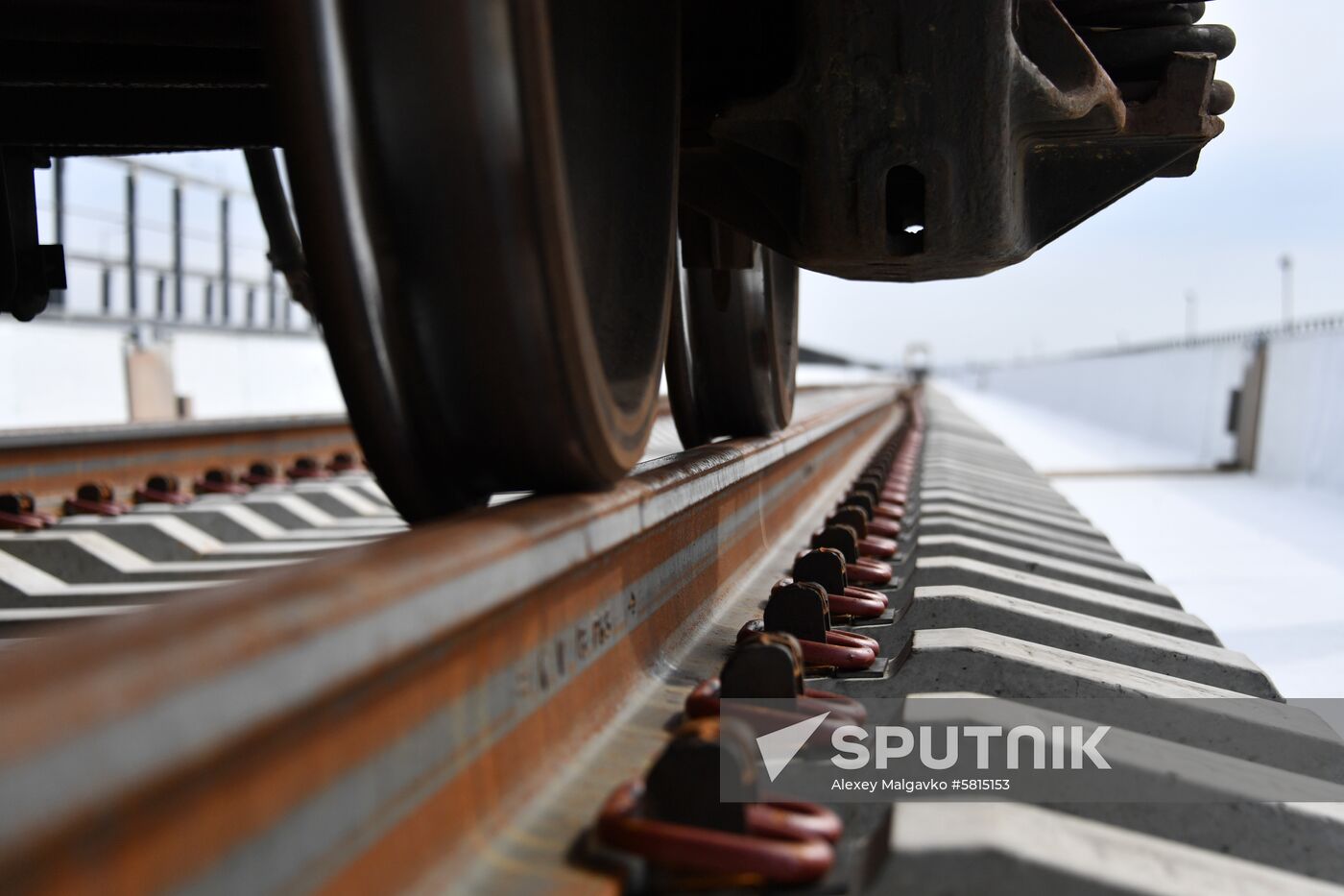 Building railway section of the Crimean Bridge