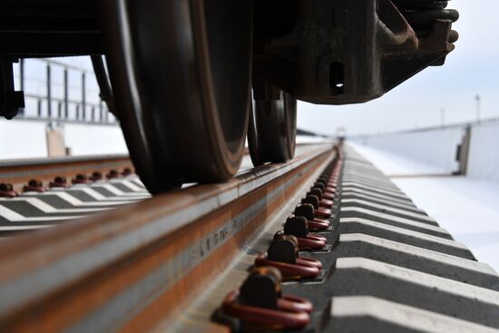 Building railway section of the Crimean Bridge