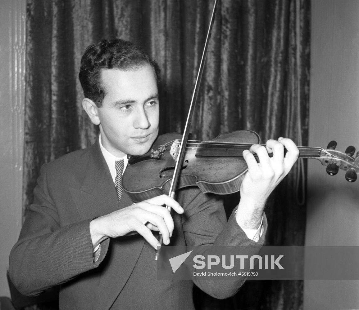 Soviet violinist Igor Oistrakh