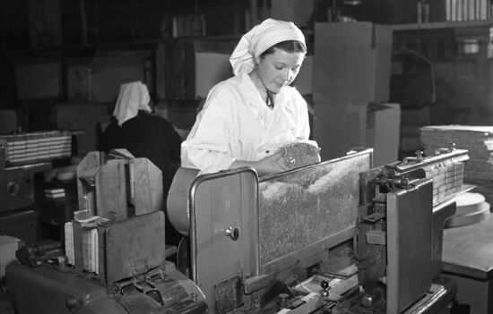 Taisia Tulova, worker of Moscow-based Dukat Tobacco Factory