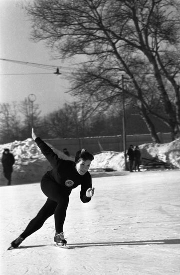 Soviet skate runner Sofya Kondakova