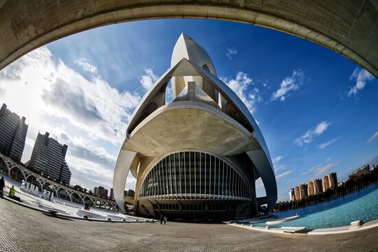 Cities of the world. Valencia