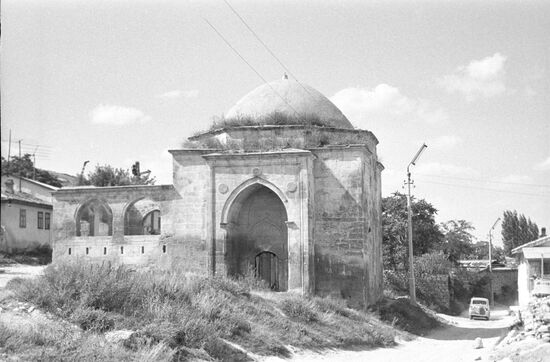 Eski Dyurbe Mausoleum in Bakhchisaray