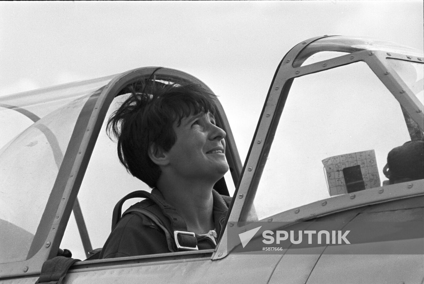 Sport pilot Ludmila Mochalina