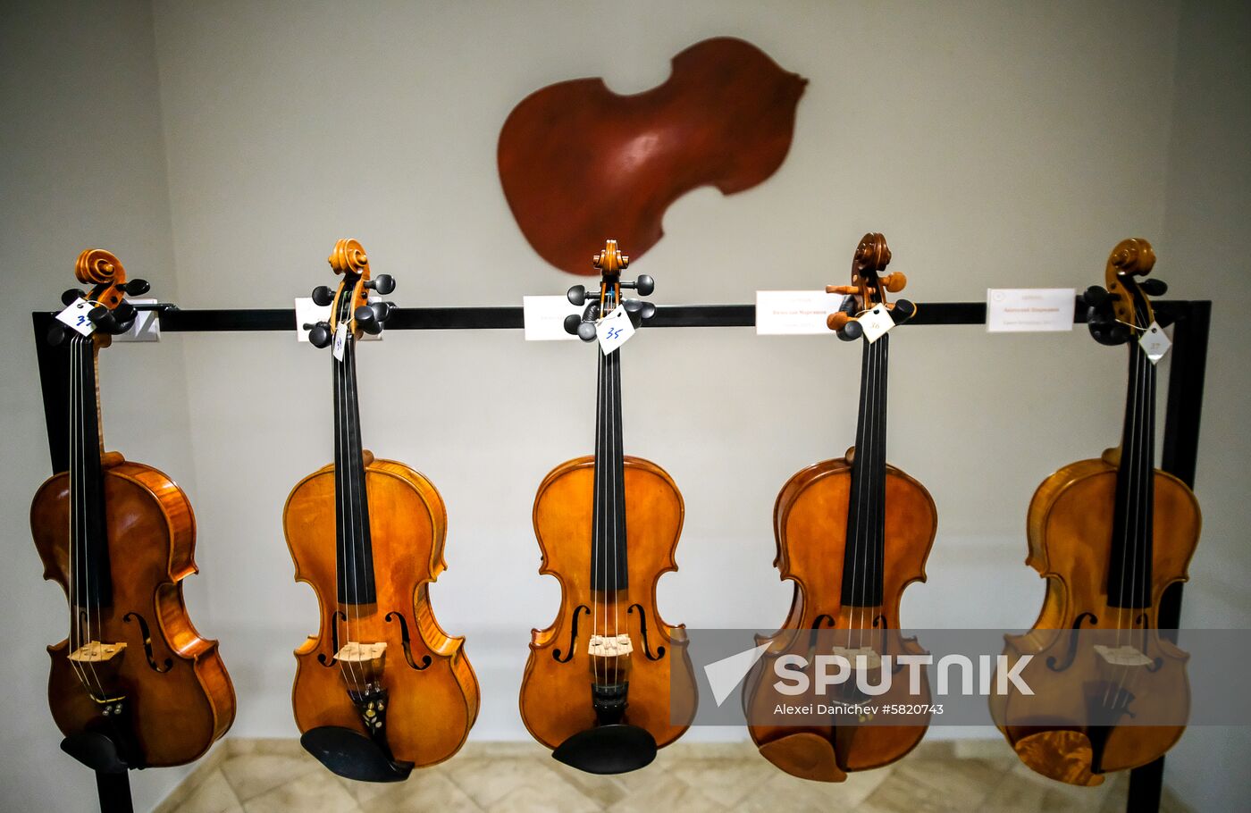 Russia Violin Exhibition