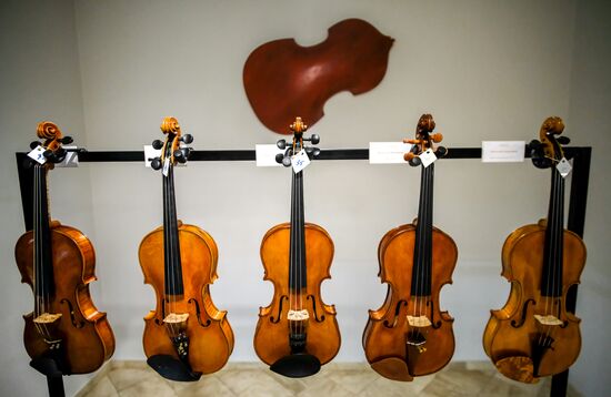 Russia Violin Exhibition