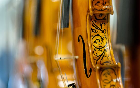 Russia Violin Exhibition
