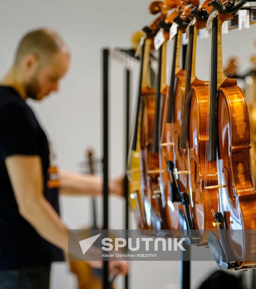 Russia Violin Exhibition