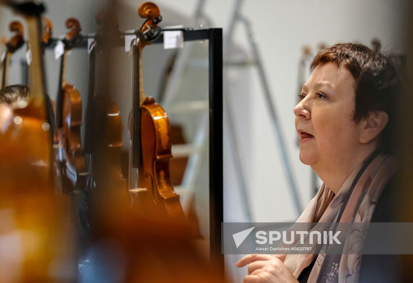 Russia Violin Exhibition