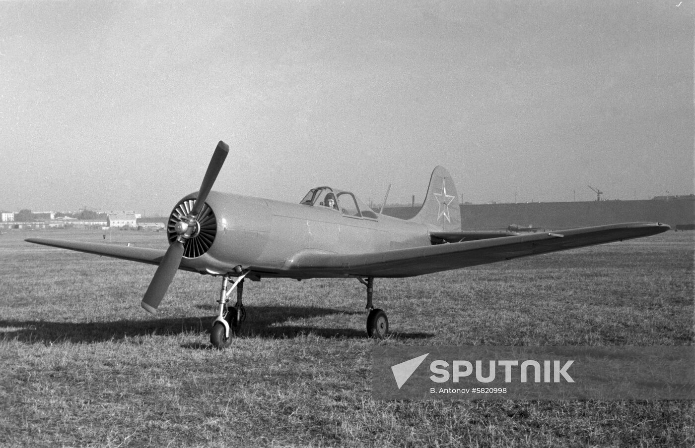Yakovlev 18 P sporting plane