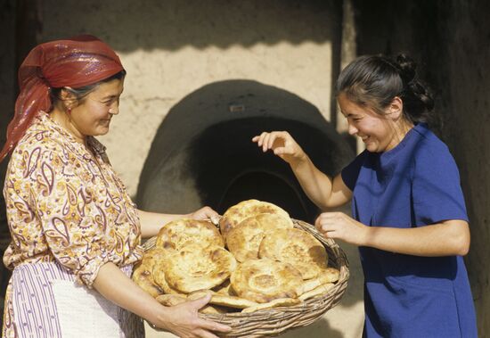 Uzbek women